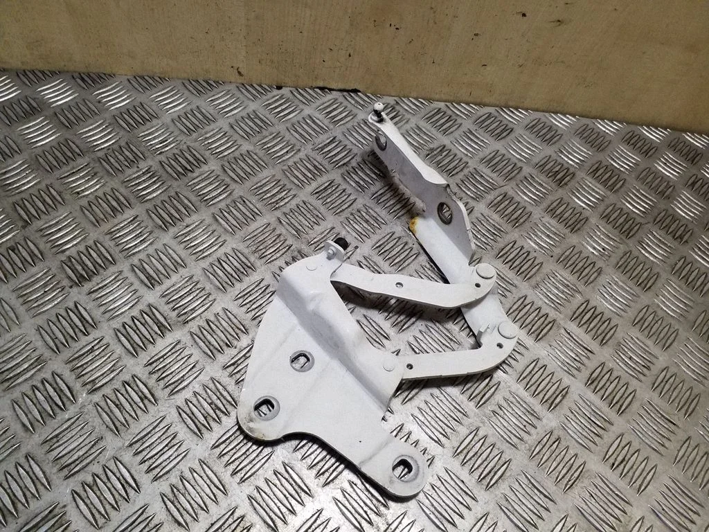 Engine bonnet/hood hinges – BMW X1 E84 (2009-2015)
