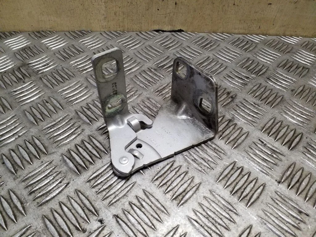 Engine bonnet/hood hinges 312082