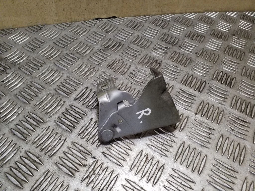 Engine bonnet/hood hinges 312083