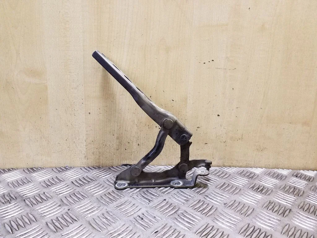 Engine bonnet/hood hinges 1Z0823301C