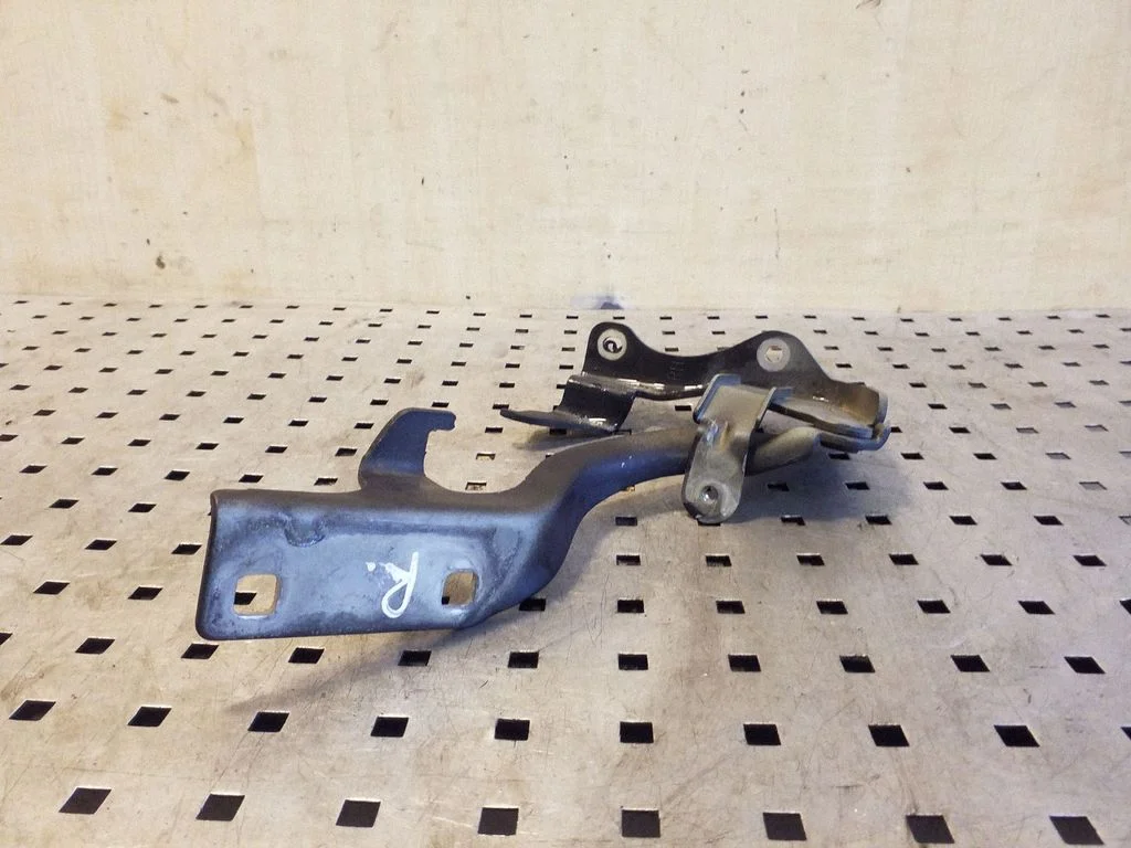 Engine bonnet/hood hinges – right
