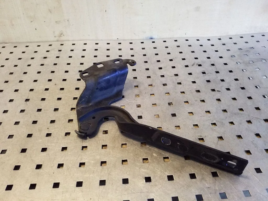 Motora pārsega eņģe (-es) 3C8823302A