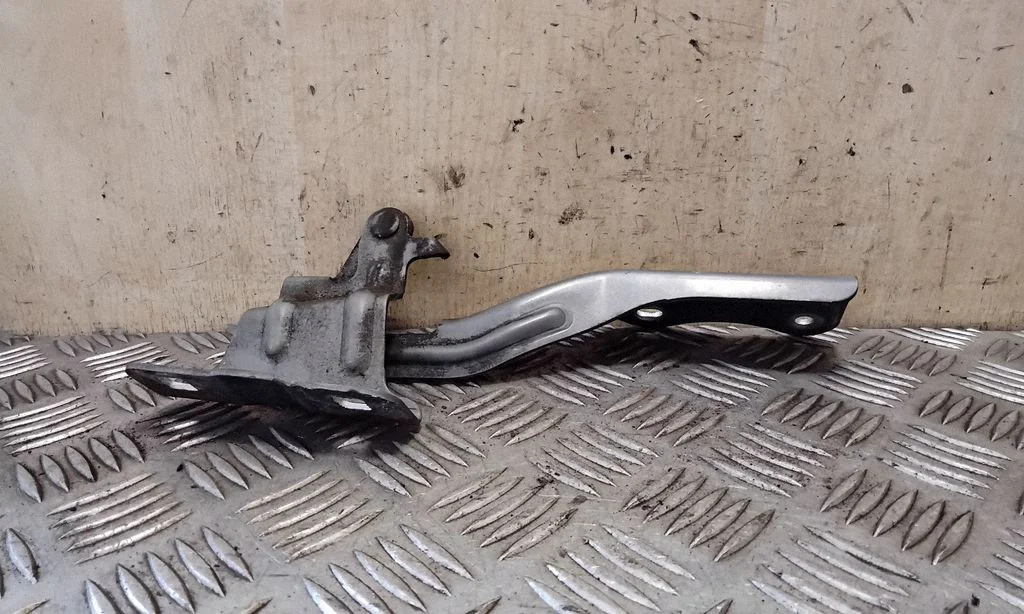 Engine bonnet/hood hinges – right