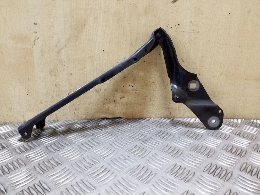Engine bonnet/hood hinges 4H0823302D – Audi A8 S8 D4 4H (2010-2016)