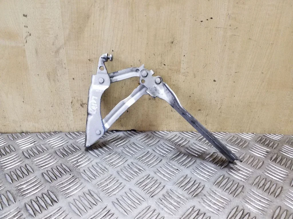 Engine bonnet/hood hinges 1KM823301