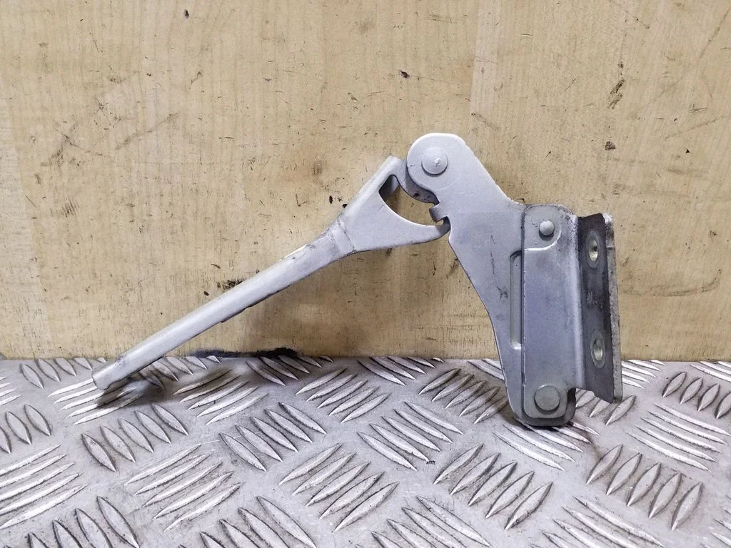 Mootorikapoti hinged 3R0823301A