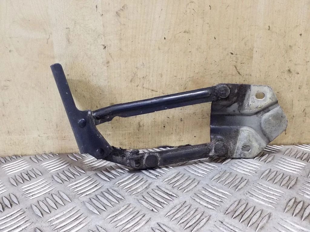 Engine bonnet/hood hinges 1T0823302B