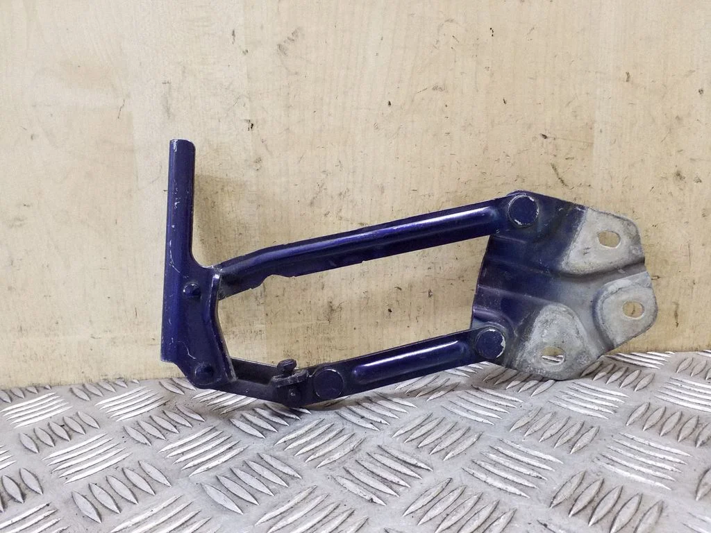 Engine bonnet/hood hinges 1T0823302