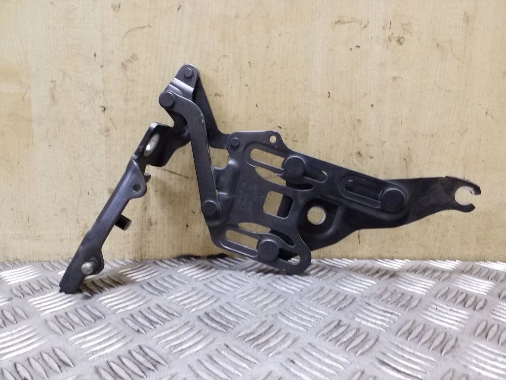 Engine bonnet/hood hinges 7148348