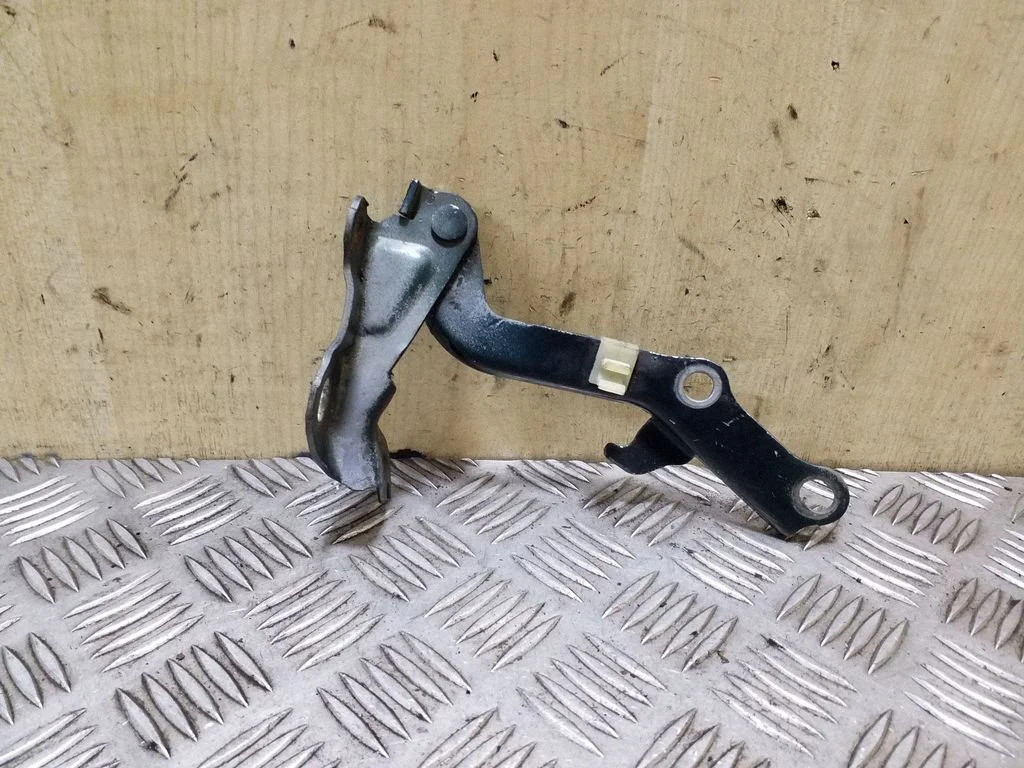 Engine bonnet/hood hinges – right
