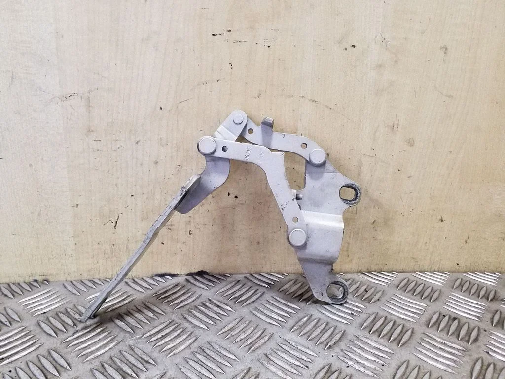 Mootorikapoti hinged 7115264
