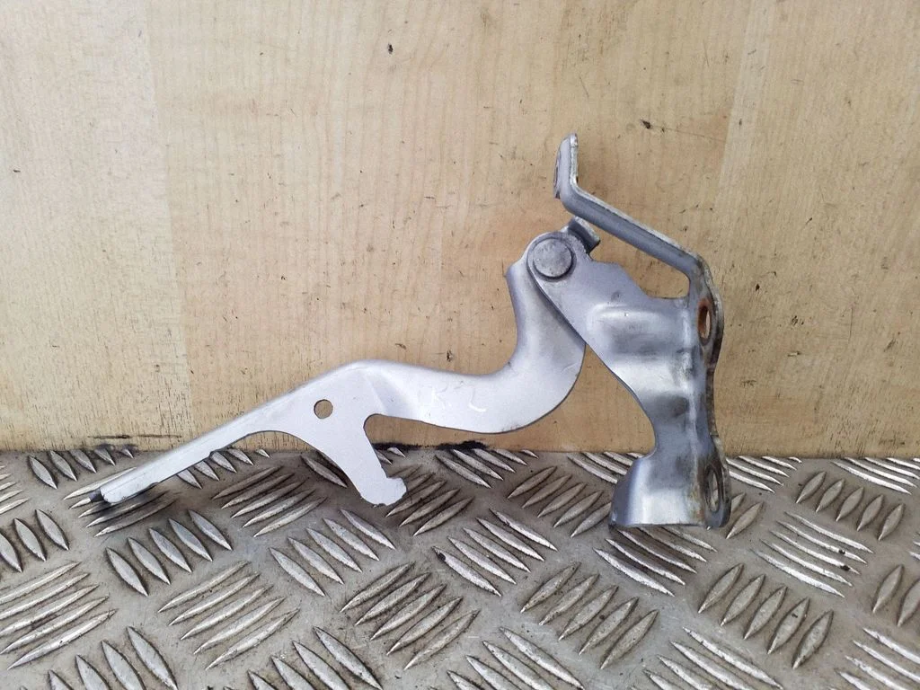 Engine bonnet/hood hinges – left