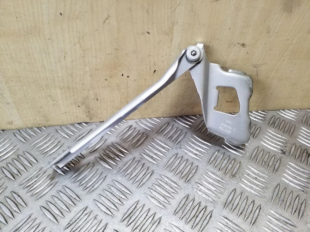 Mootorikapoti hinged 8T0823302E
