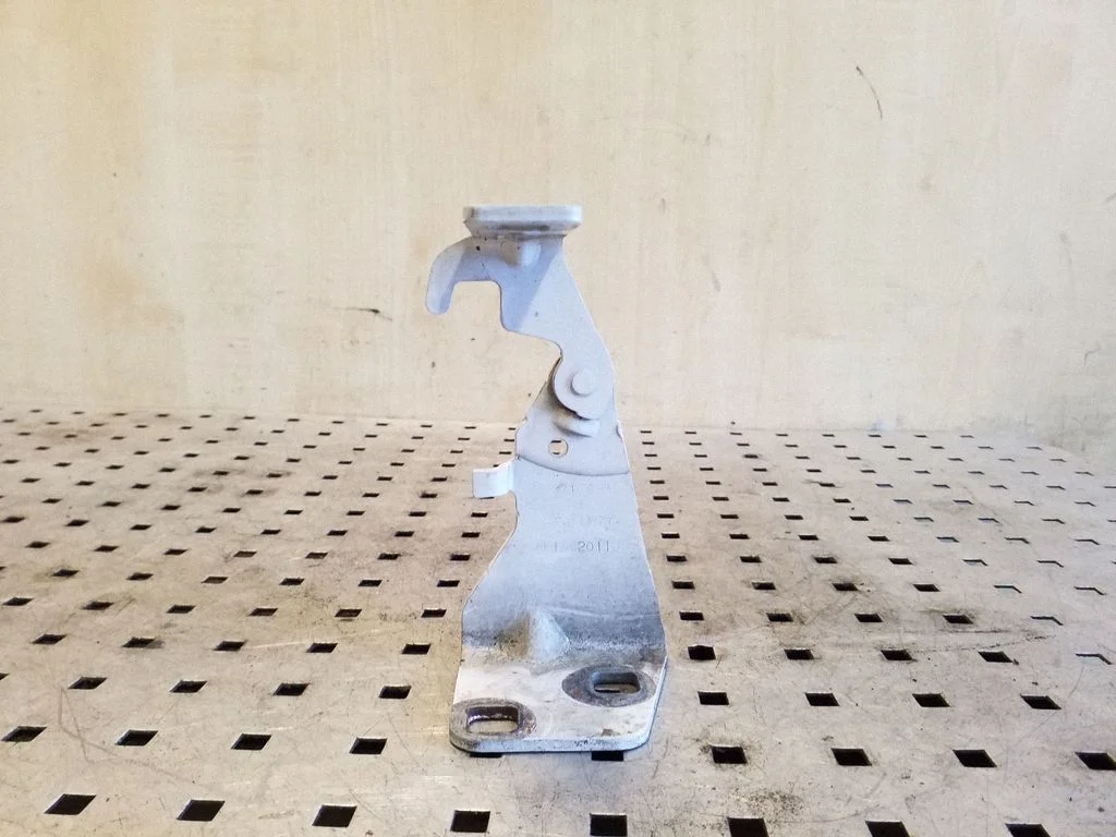Engine bonnet/hood hinges 312083