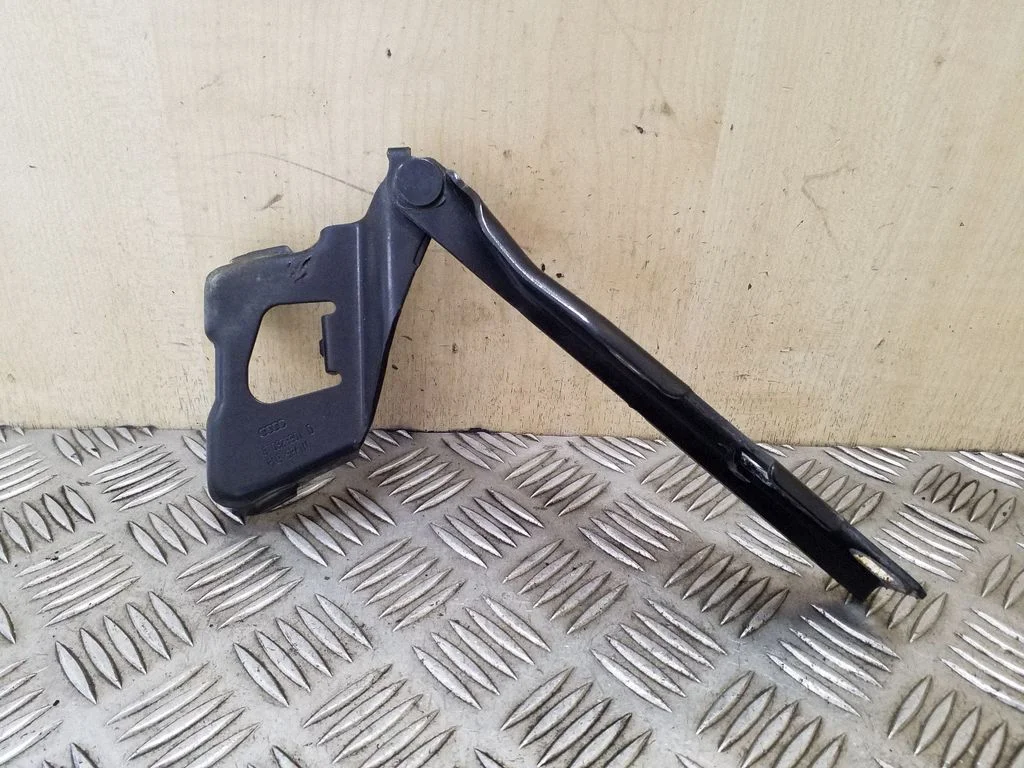 Engine bonnet/hood hinges 8T0823301D