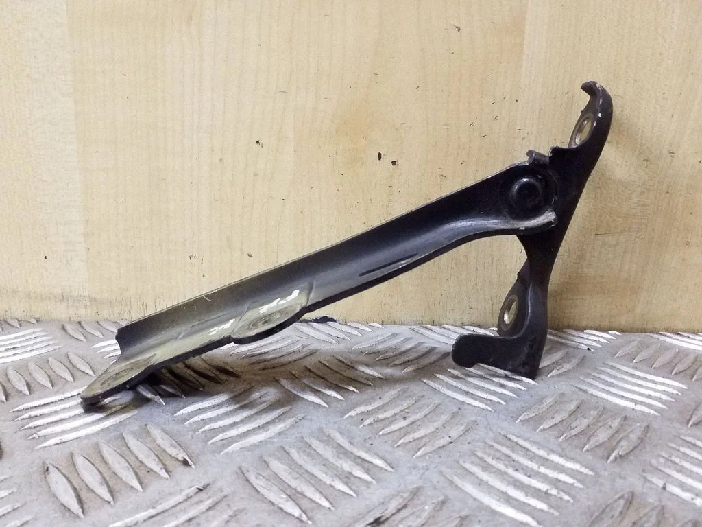 Engine bonnet/hood hinges – right