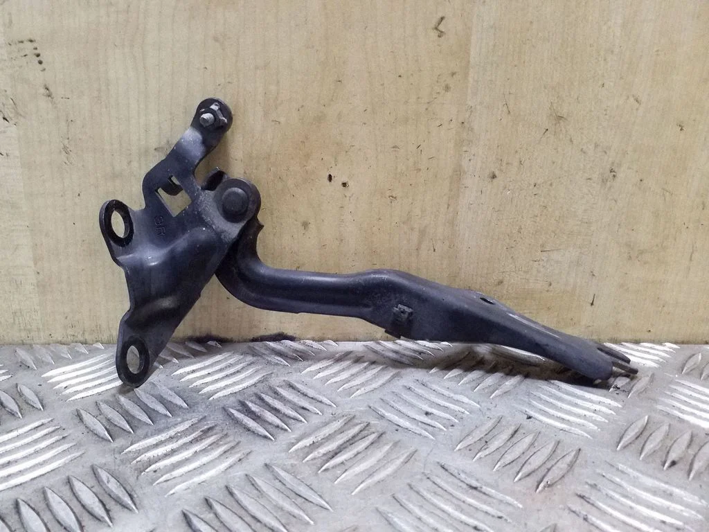 Engine bonnet/hood hinges – right