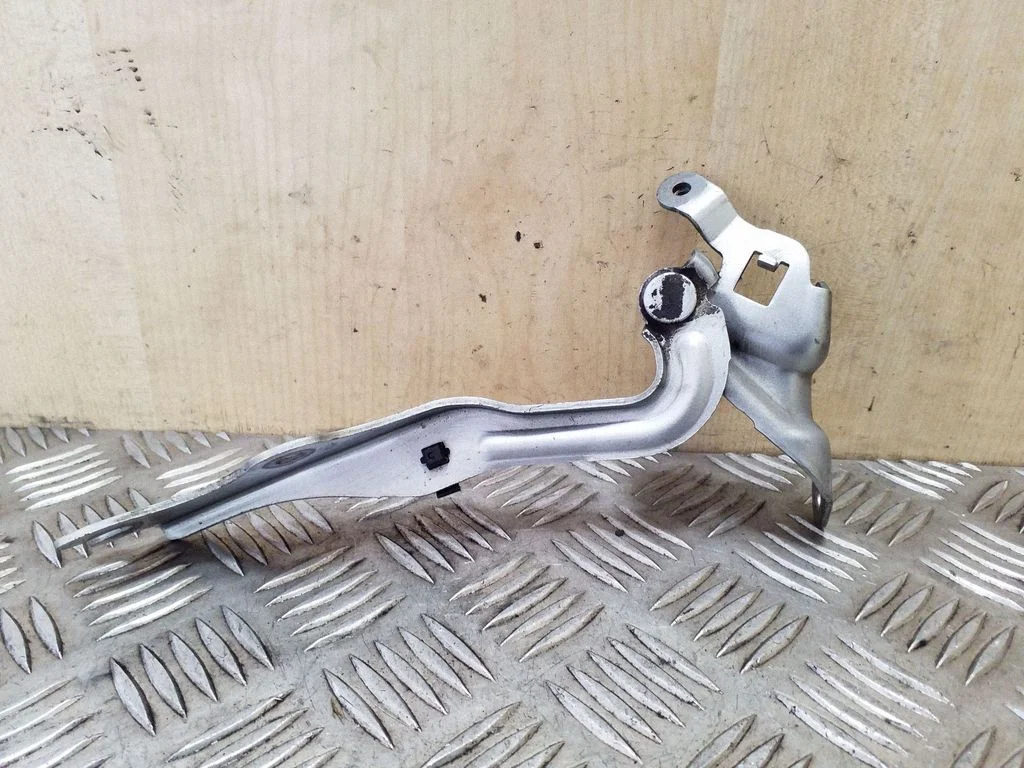 Engine bonnet/hood hinges – right