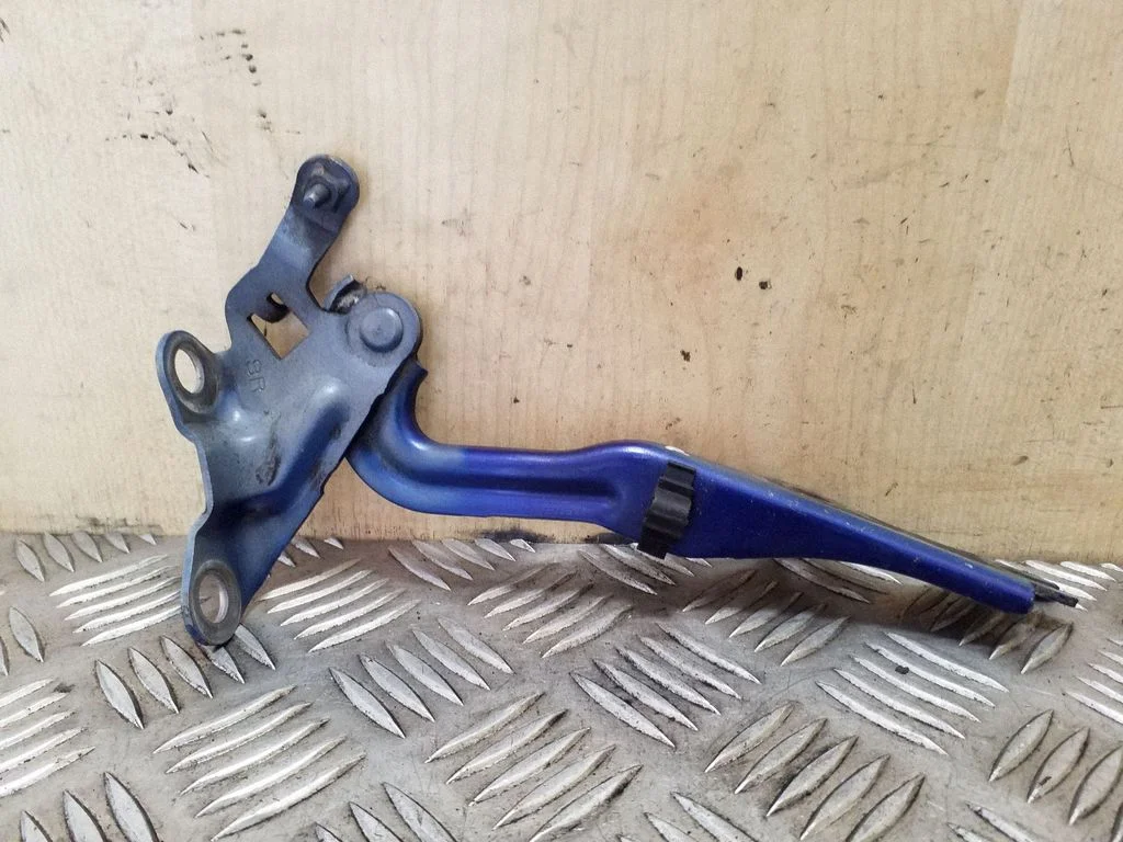 Engine bonnet/hood hinges – Mazda 6 (2002-2008), right