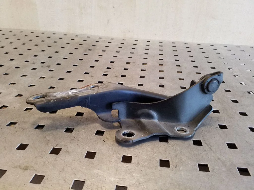 Engine bonnet/hood hinges – left