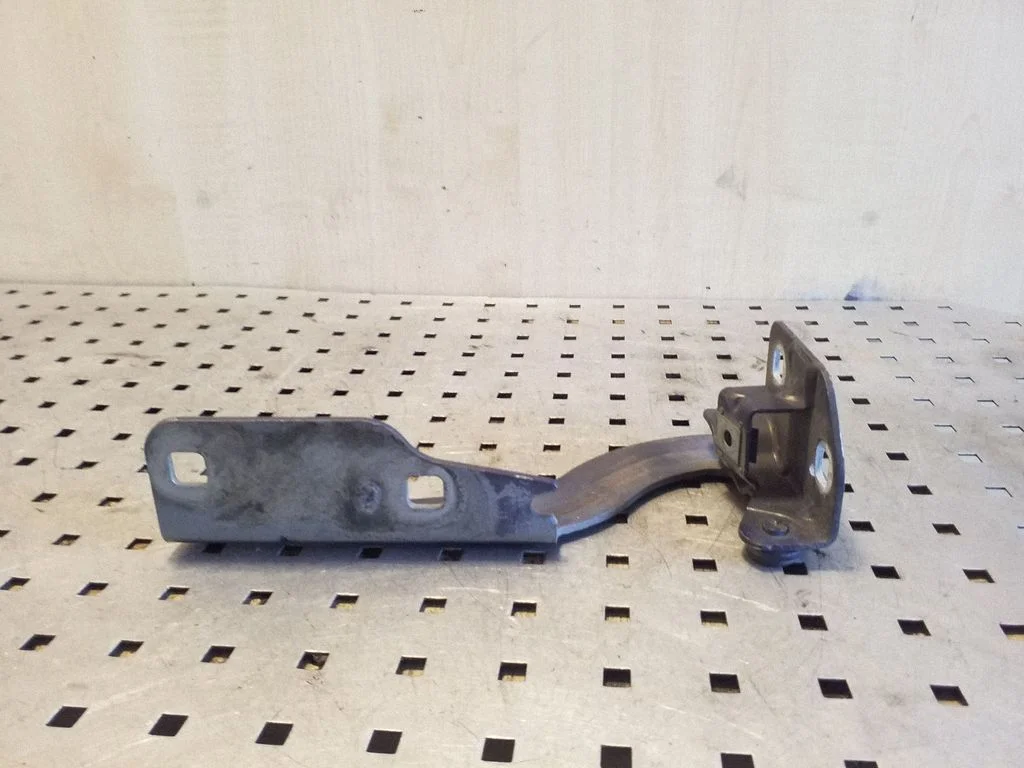 Engine bonnet/hood hinges 843529
