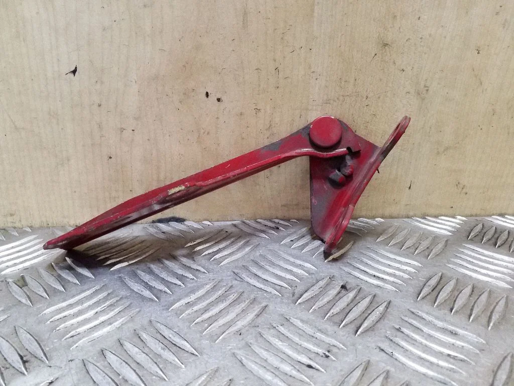 Engine bonnet/hood hinges – right