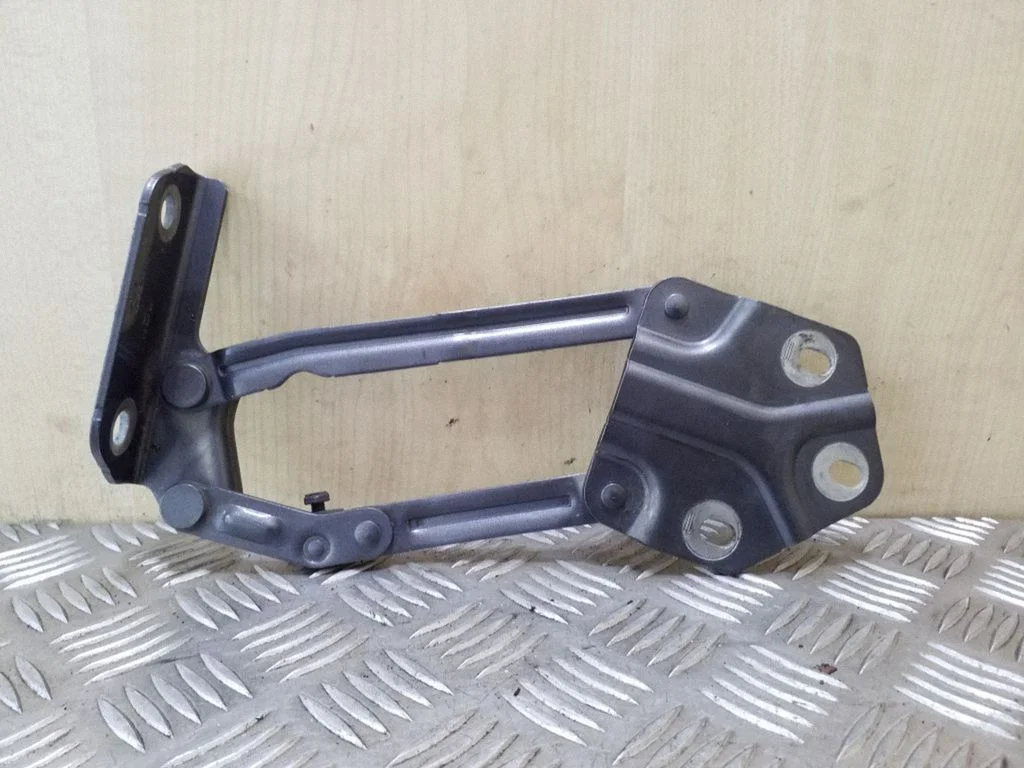 Engine bonnet/hood hinges 1T0823301