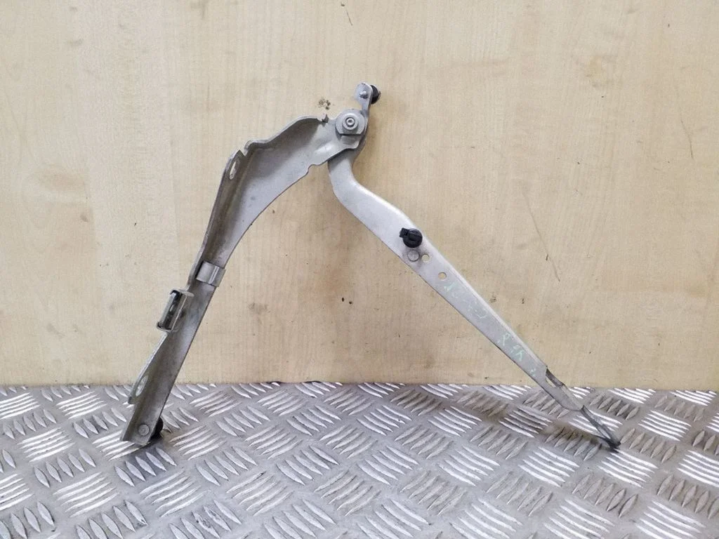 Engine bonnet/hood hinges – right