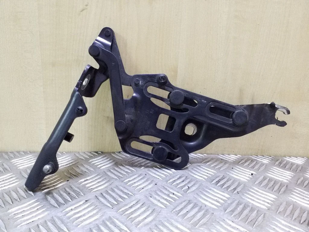 Mootorikapoti hinged 7148348