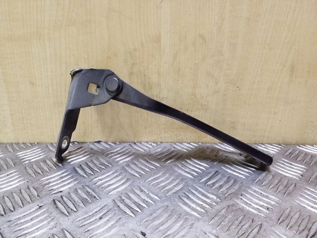 Engine bonnet/hood hinges – right