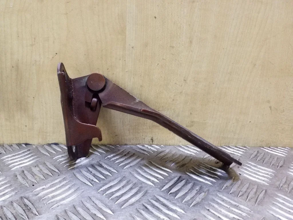 Mootorikapoti hinged – Hyundai Santa Fe (2000-2006)