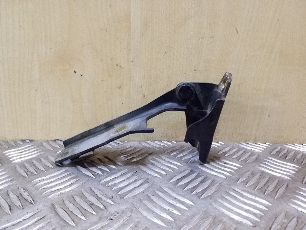 Engine bonnet/hood hinges – right