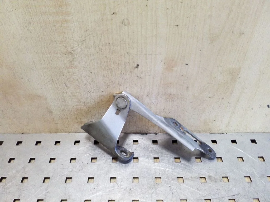 Engine bonnet/hood hinges – right