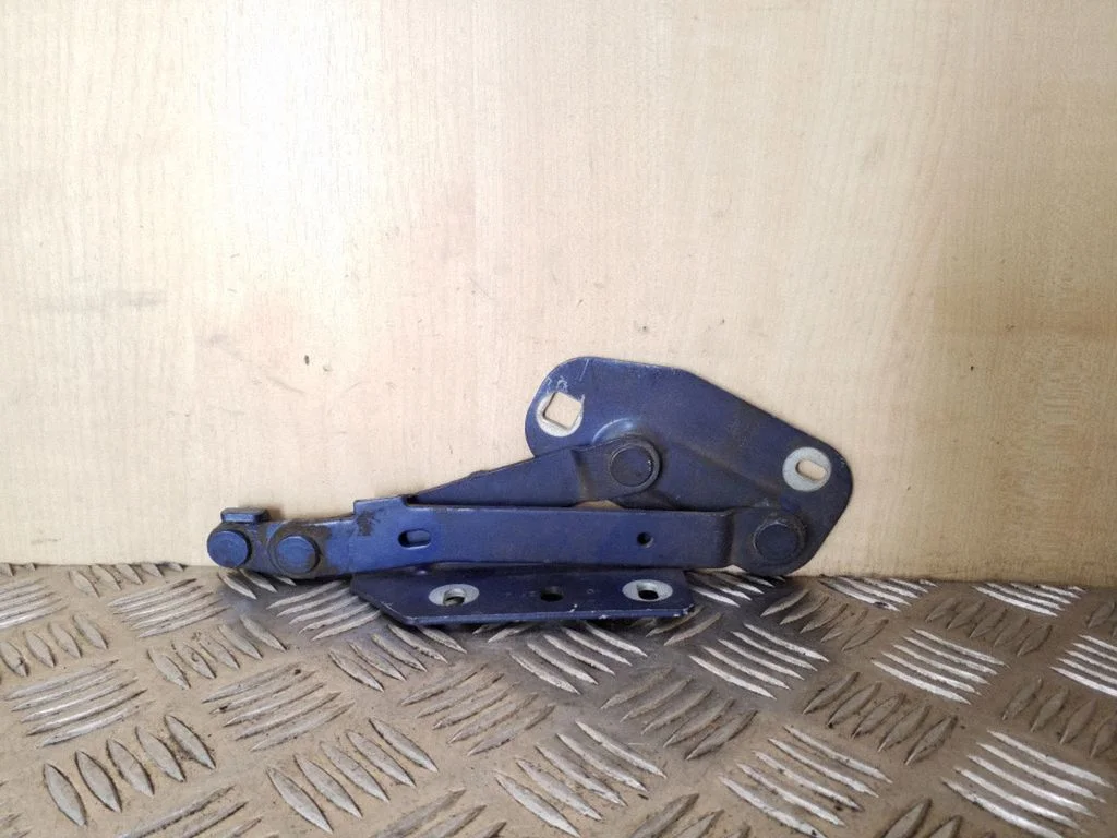 Mootorikapoti hinged – eesmine parem