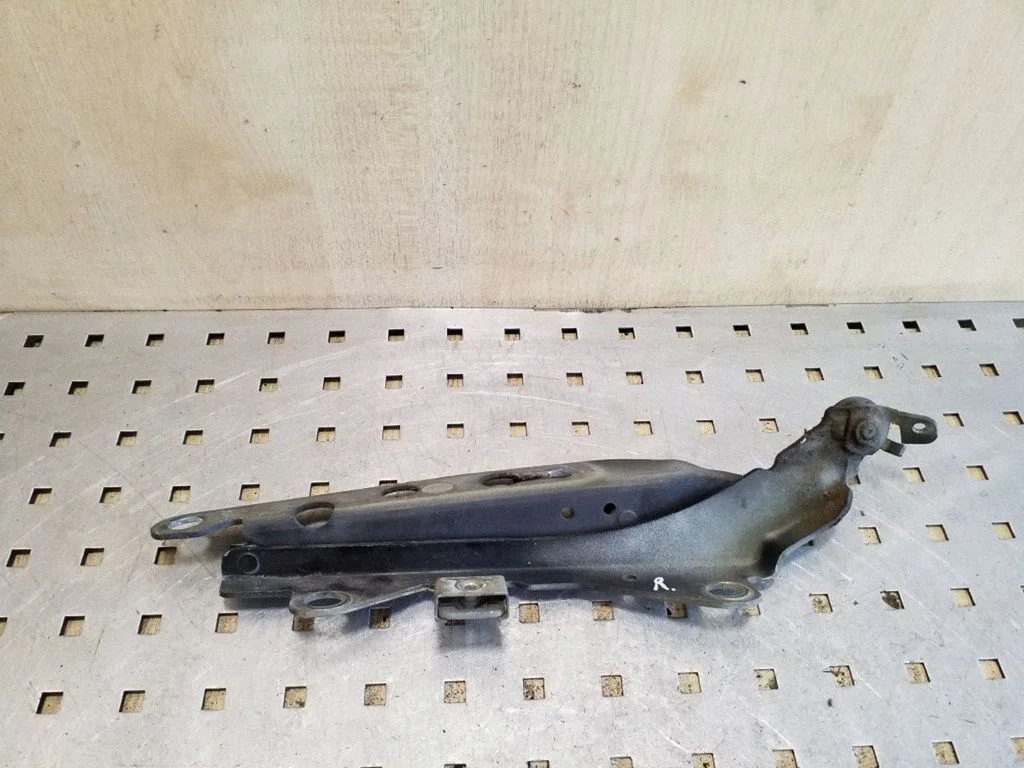 Engine bonnet/hood hinges – right