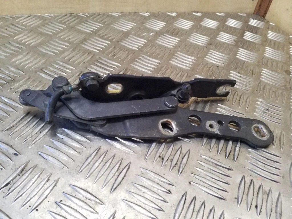 Mootorikapoti hinged – BMW 3-seeria E46 (1998-2005)