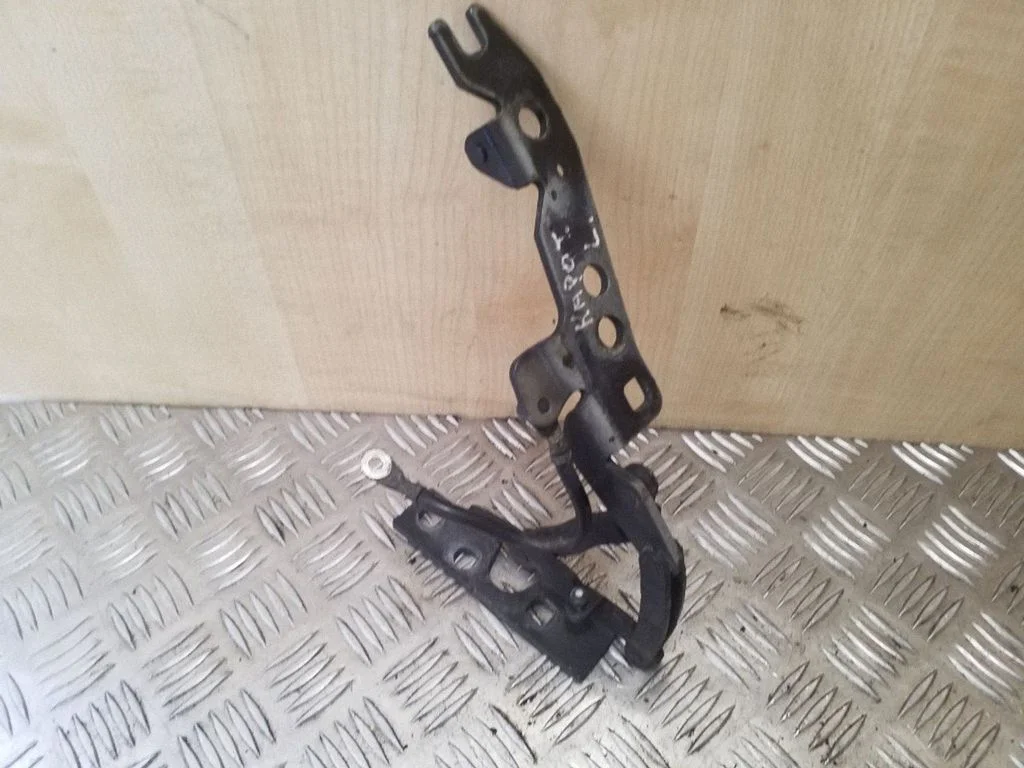 Mootorikapoti hinged 8402173