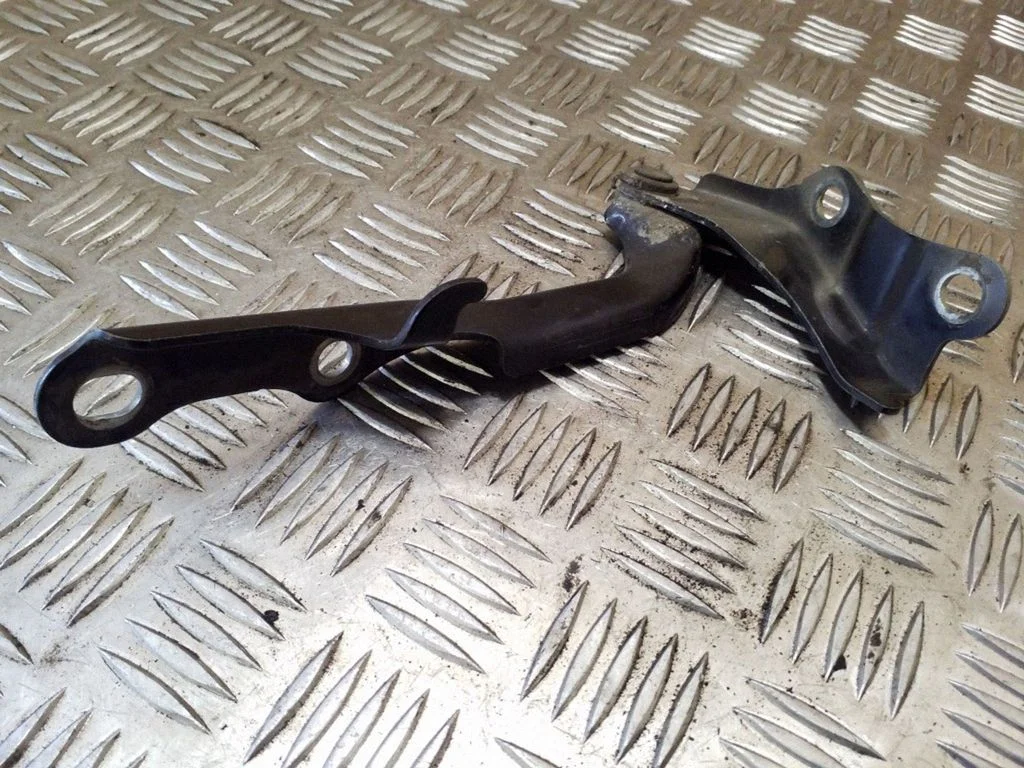 Mootorikapoti hinged – vasak