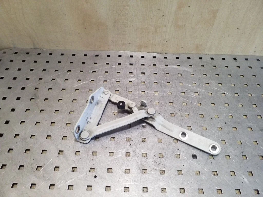 Engine bonnet/hood hinges 7H0823301D
