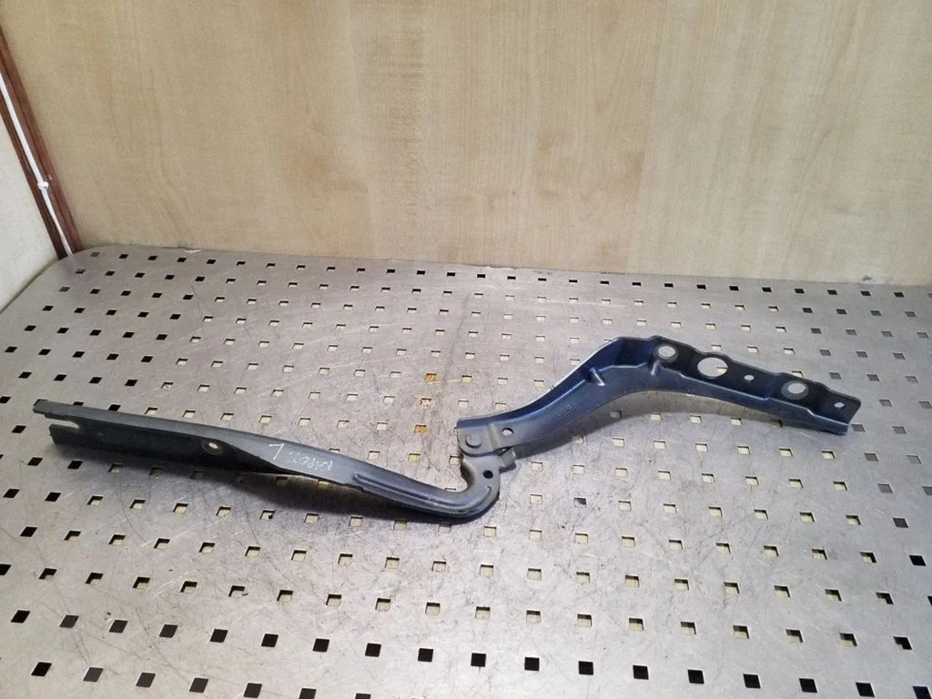 Engine bonnet/hood hinges 9640968880