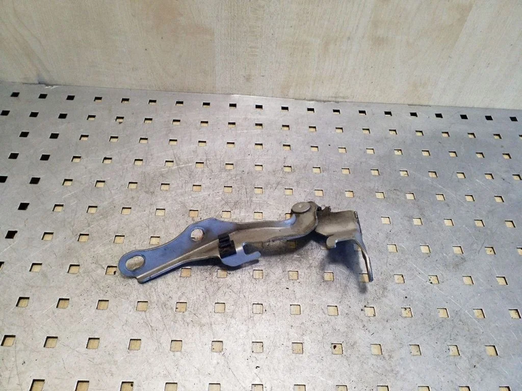 Engine bonnet/hood hinges – right