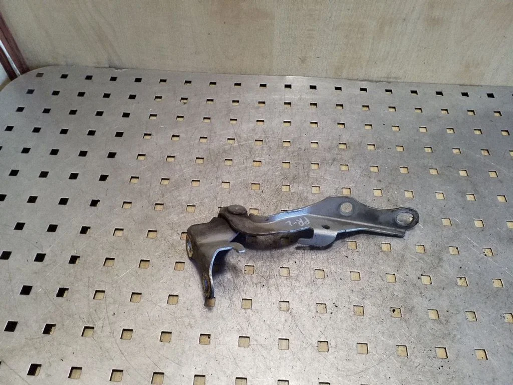 Engine bonnet/hood hinges – left