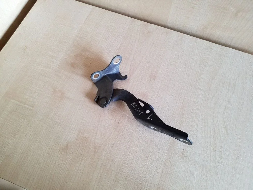 Engine bonnet/hood hinges – left
