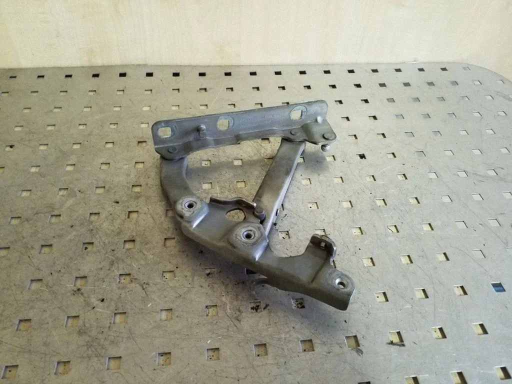 Engine bonnet/hood hinges 2118800128