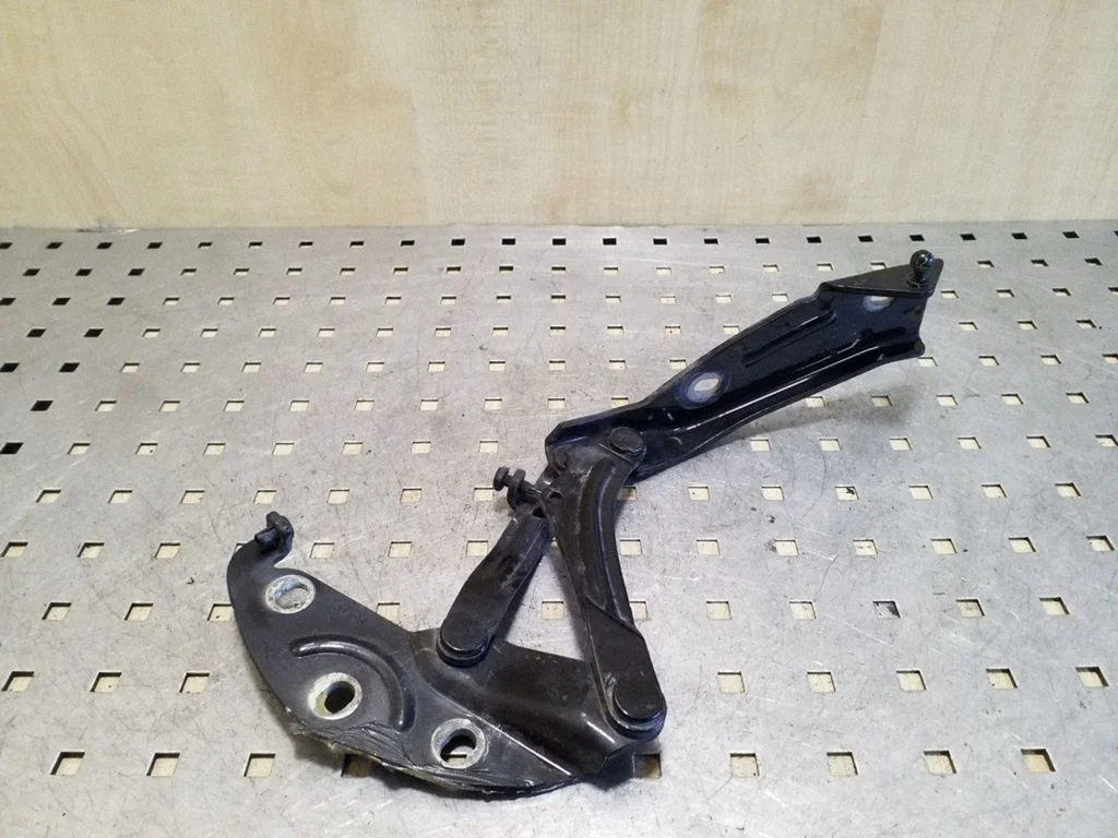 Mootorikapoti hinged 3D0823301D