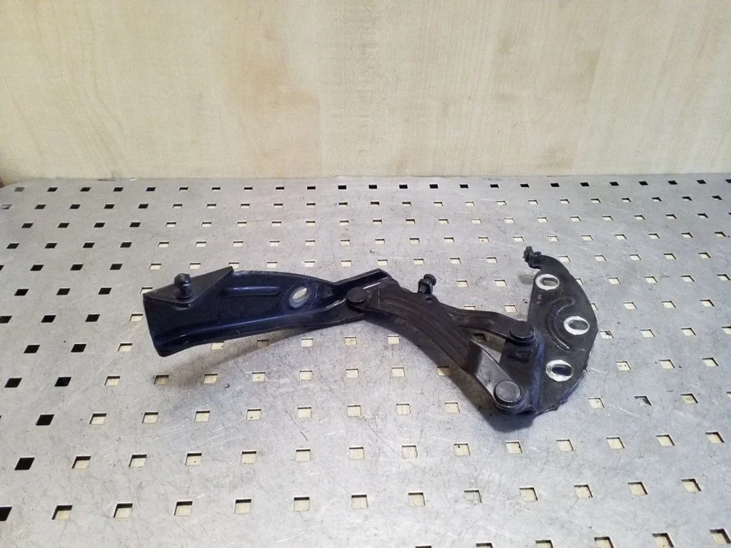 Mootorikapoti hinged 3D0823302D