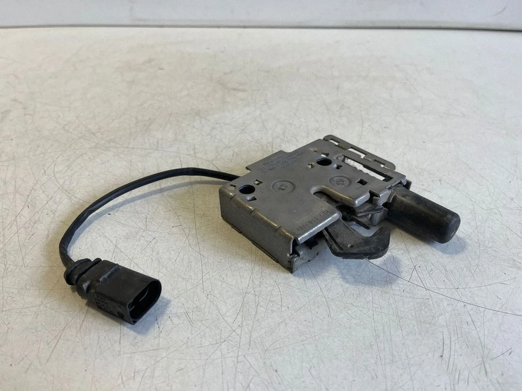 Engine bonnet/hood lock/catch 2GA823509A