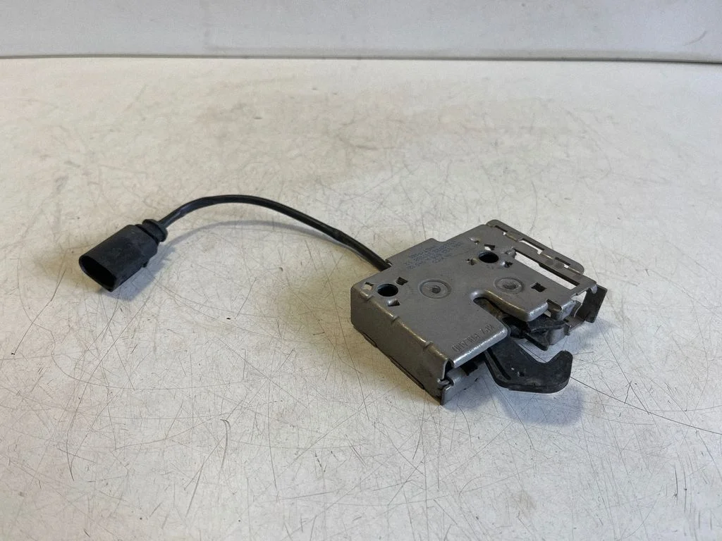 Engine bonnet/hood lock/catch 2GA823509A