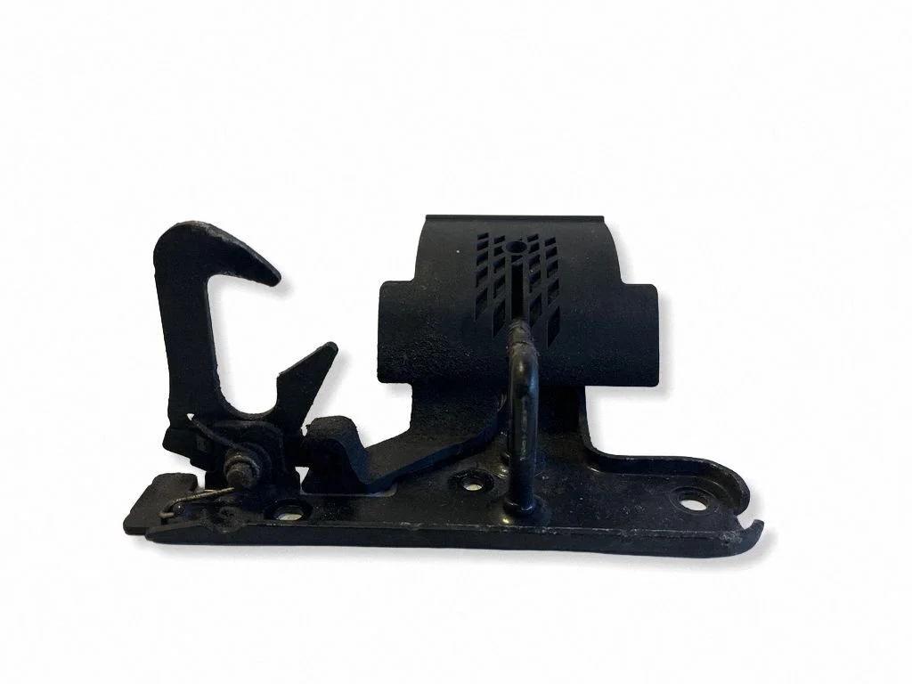 Engine bonnet/hood lock/catch 8J0823480C
