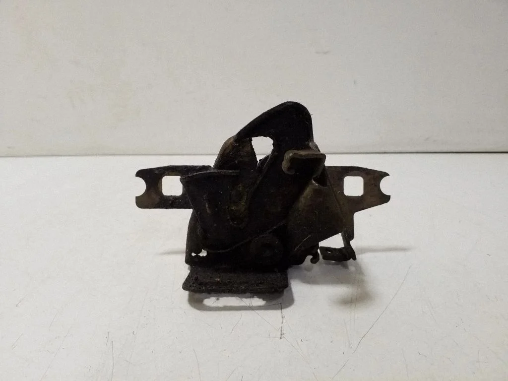 Engine bonnet/hood lock/catch 110396